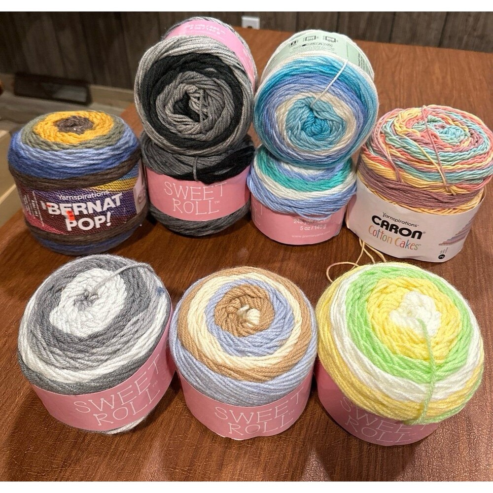 Lot of 9 yarn Cakes - Picture 2 of 3